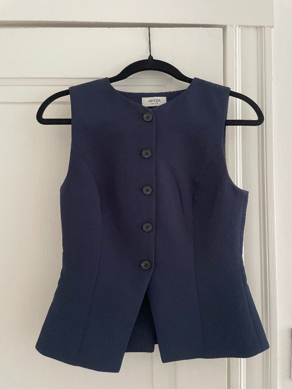 Aritzia Regal Vest Crepette™ Dark Night Navy NWOT